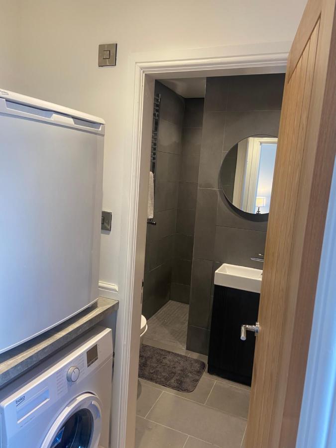 Spacious One Bedroom Ground Floor Apartment 해러게이트 외부 사진